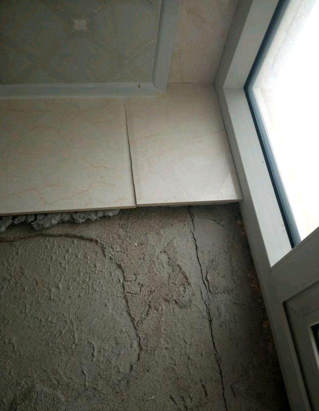 地面瓷砖空鼓会怎么样吗(地面瓷砖空鼓补救方法怎样取下瓷砖)