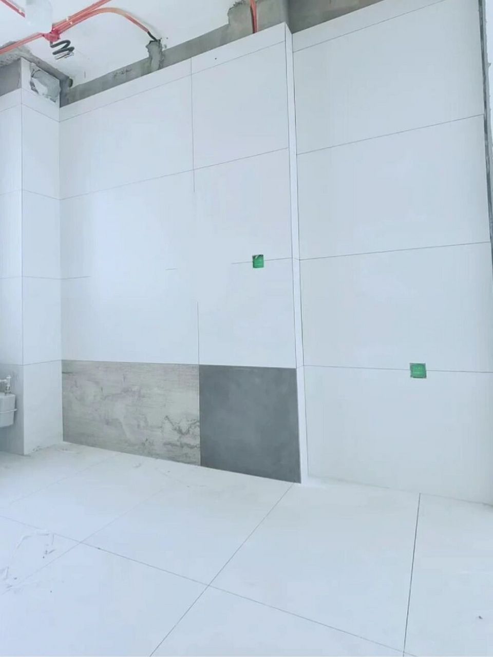 卫生间砖掉了如何处理(卫生间砖掉了砸到人谁的责任)