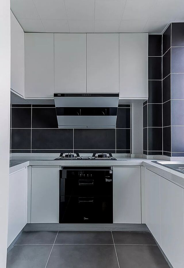 厨房墙壁瓷砖翘起来怎么修补(厨房墙壁瓷砖翘起来怎么修补视频)