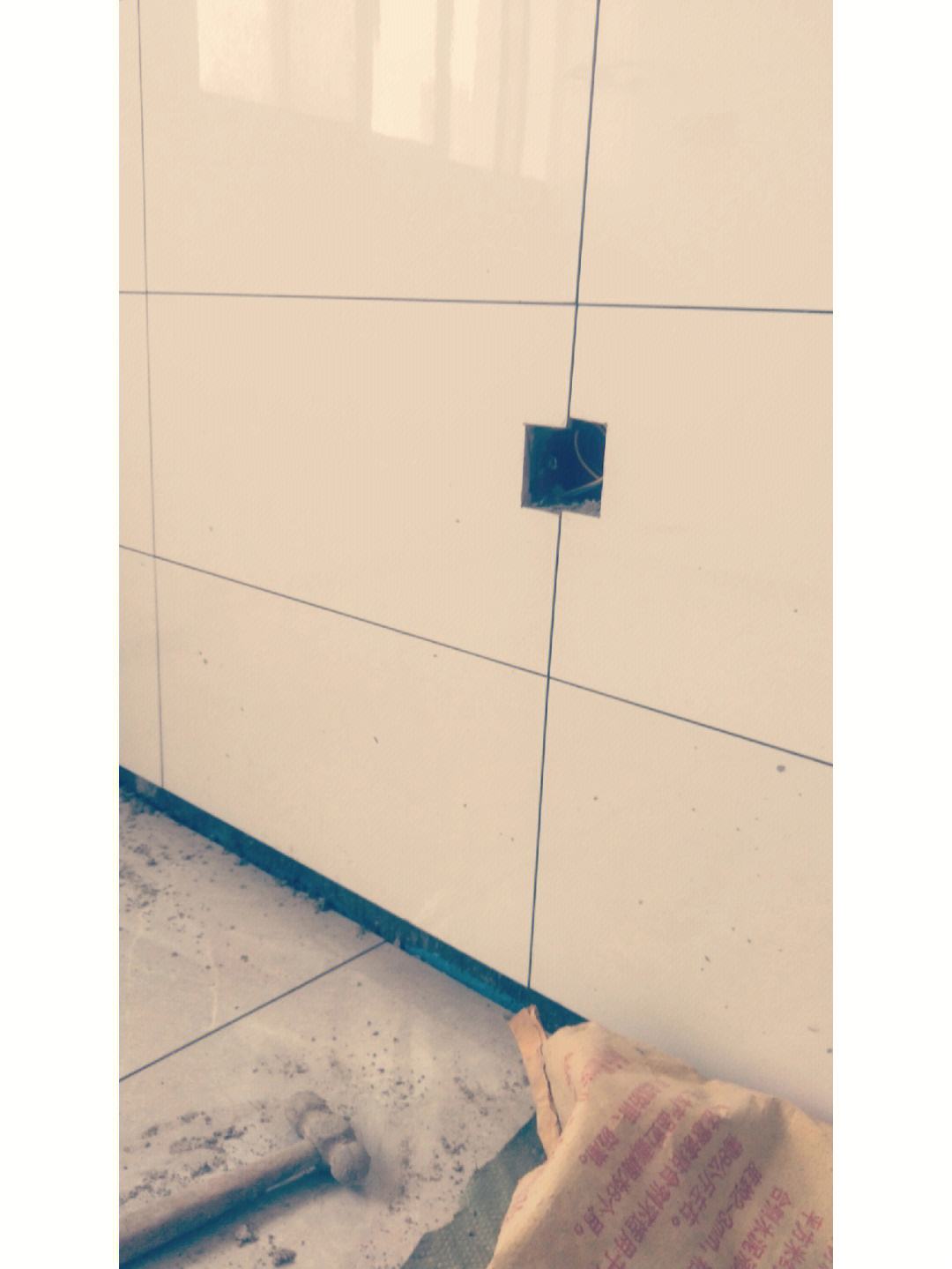 厨房墙砖鼓了怎么办(厨房墙砖鼓了怎么办呢)